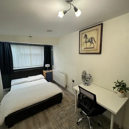 Rooms In Surrey Laleham Extérieur photo